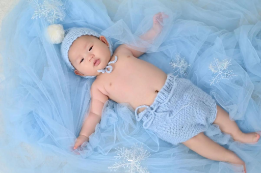 图木舒克宝宝多大能喝纯牛奶 图木舒克宝宝多大能喝纯牛奶